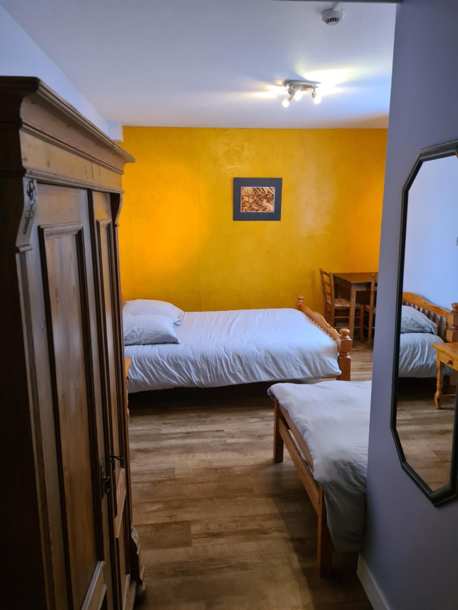 Hotel Saint Julien Aux Bois Eksteriør bilde